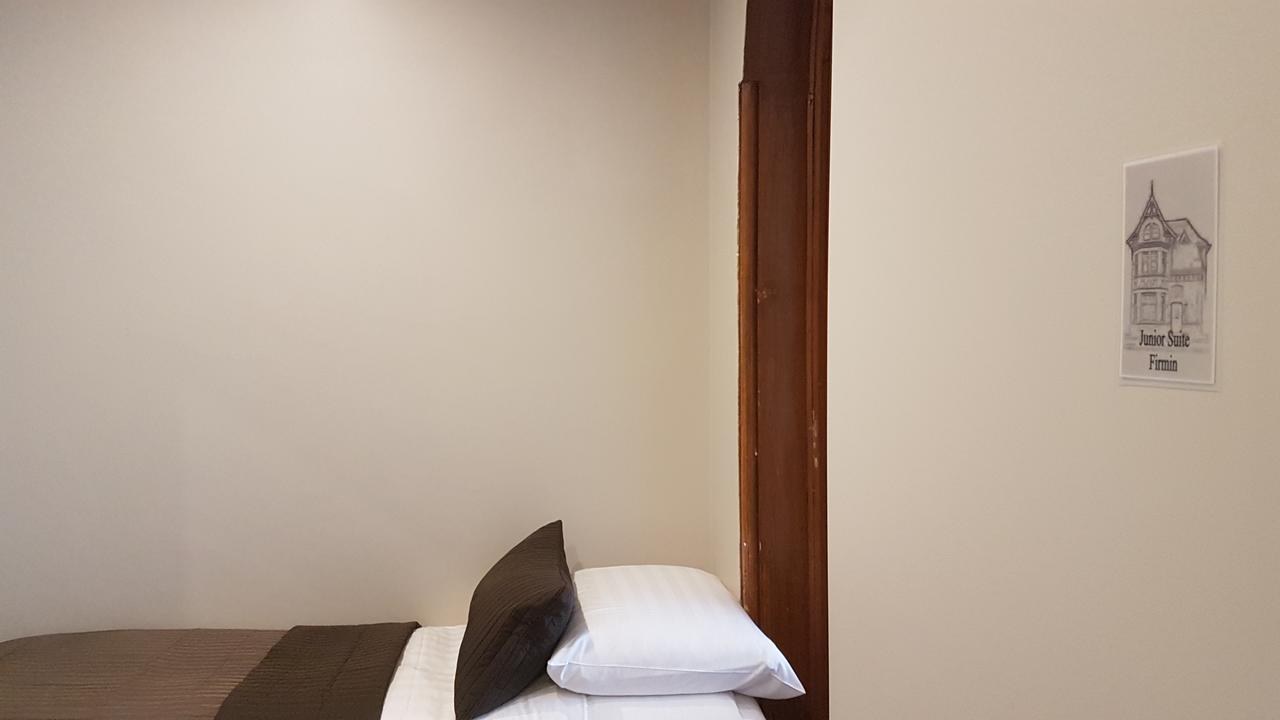 Charles Cabour Bed & Breakfast 3*